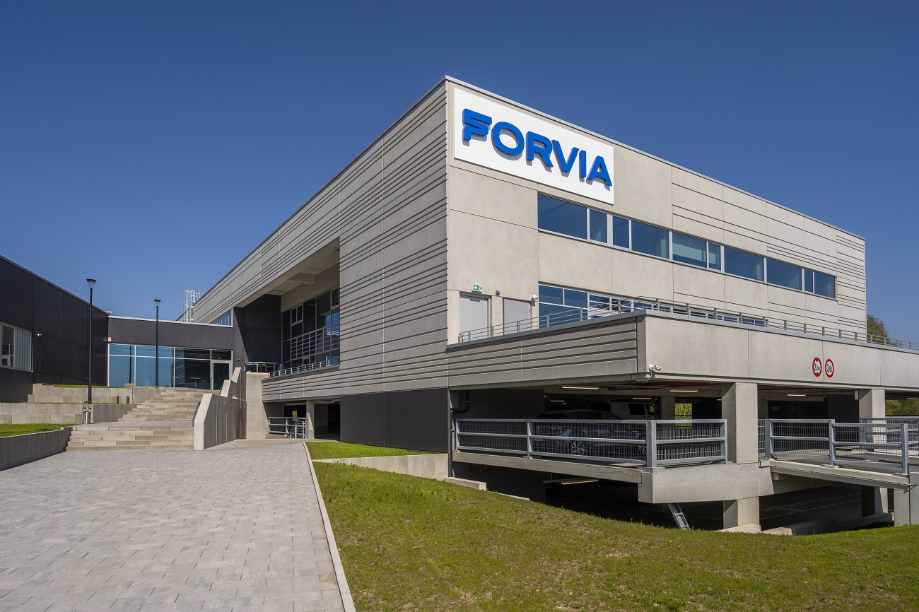Faurecia Technology & Customer Center opens in Hanover